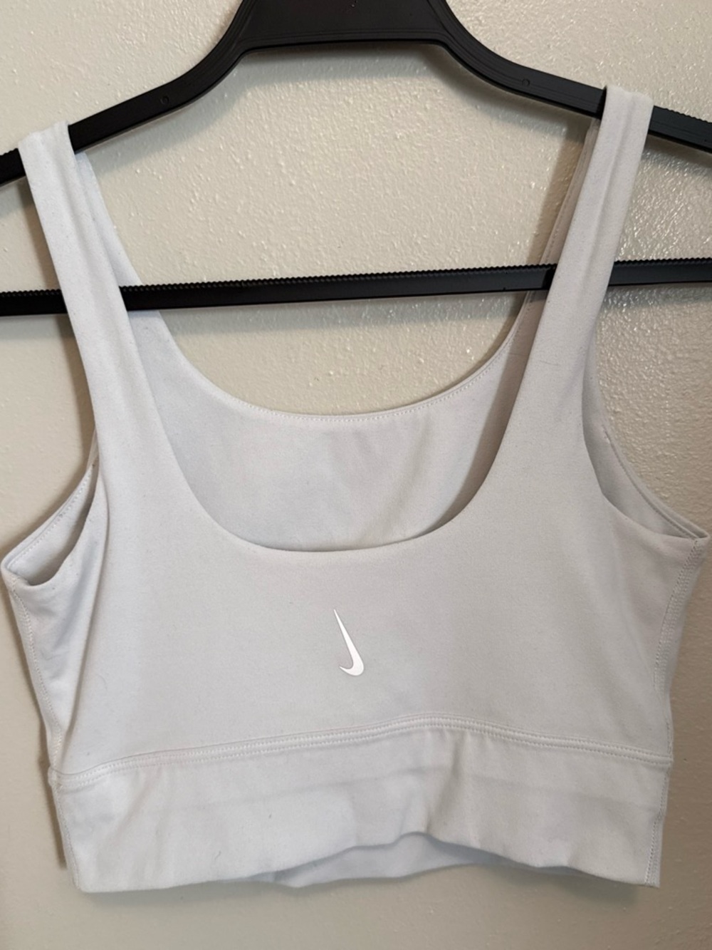 Nike Yoga Women’s White Scoop-Neck Longline Sports Bra/Top